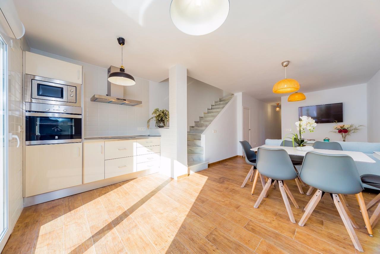 Apartamentos El Abuelo Торевьиа Экстерьер фото