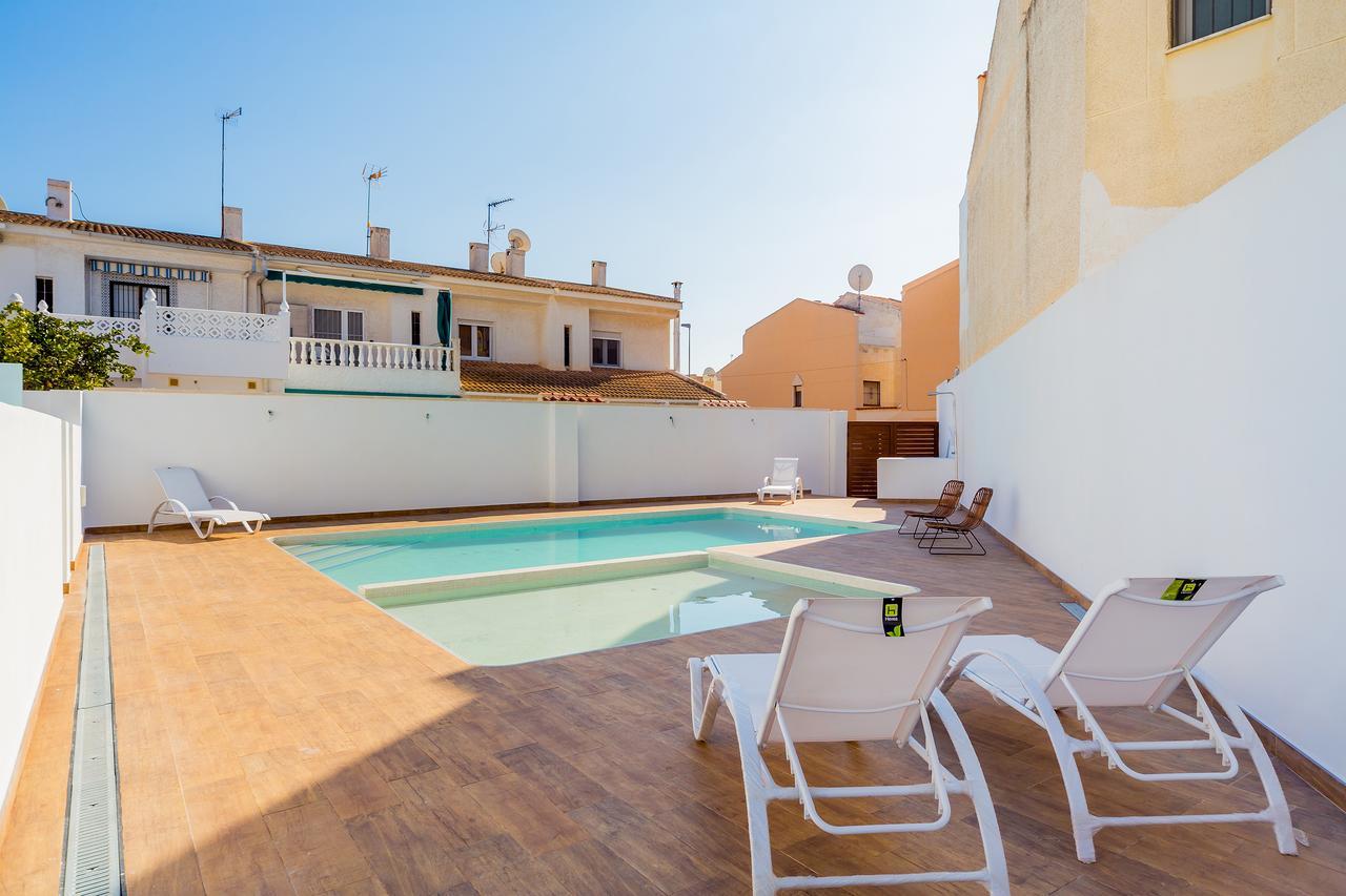 Apartamentos El Abuelo Торевьиа Экстерьер фото